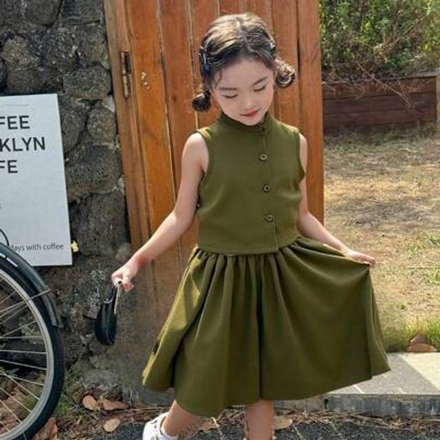 SHEIN 2pcs Young Girl&#39; Sleeveless Button Up Top And Mid-Length Skirt Set, Olive Green, Comfortable & Casual Fashion