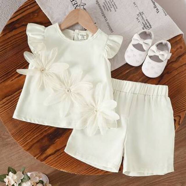 SHEIN 2pcs/Set Baby Girls 2023 Summer New Sweet Style Sun Flower Decor Sleeveless Top + Solid Color Shorts Set