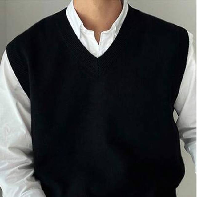 SHEIN Men&#39;s V-Neck Knit Vest, Solid Color Simple Style, Classic Korean Slim Fit Versatile Vest