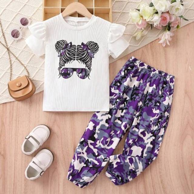 SHEIN 2pcs/Set Stylish Girls Summer Outfit: Camo Print Pants And Short Sleeve Top Set