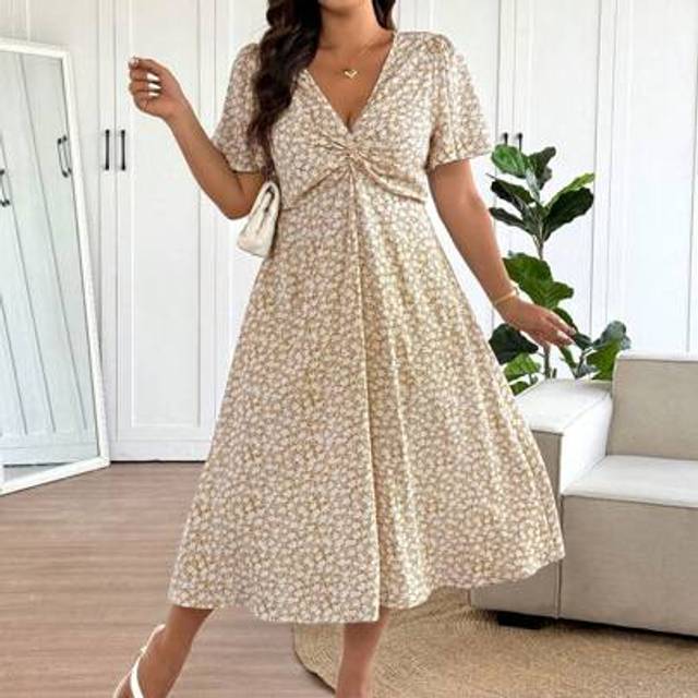 SHEIN Plus Size Women&#39;s Summer Full Body Print V-Neck Twist Front Dress,Sun Dresses For Women
