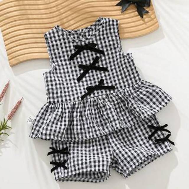 SHEIN Baby Girl Plaid Bow Ruffle Hem Top And Shorts Set