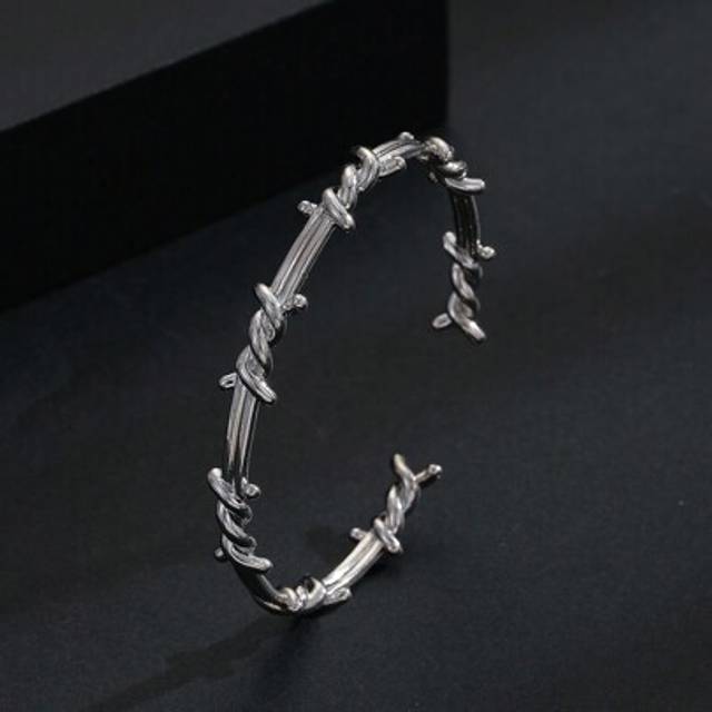 SHEIN 1pc Knot Style Good Quality Man Fashionable Popular Copper Material Jewelry  Punk Hip Hop Street Accessories Men Bracelet For Jewelry Gift & A Stylish