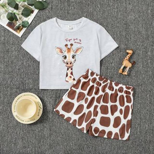 SHEIN 2pcs Tween Girls Cute Giraffe Pattern Round Neck Short Sleeve T-Shirt And Shorts Loose Casual Summer Pajamas Set