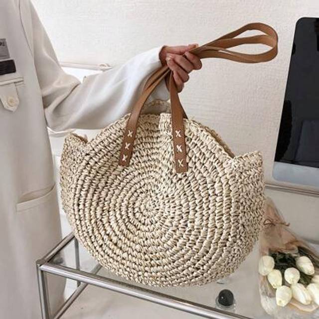 SHEIN 1 Pc New Fashion Holiday Style Large-Capacity Straw Beach Bag Hollowed Out Design Is Suitable For Travel Women&#39;s Shoulder Beach Bag For Vacation Holid