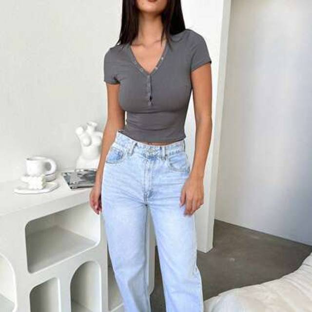 SHEIN Women Crop Henley T-Shirts Solid Color V Neck Summer Short Sleeve Tops Basic Pullovers For Streetwear