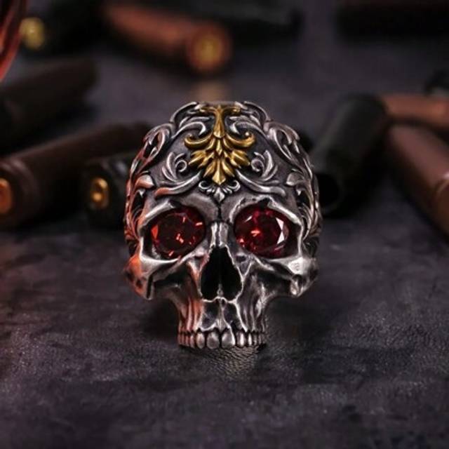 SHEIN Men&#39;s Vintage Ruby Eye Skull Biker Ring, Punk Jewelry Gift