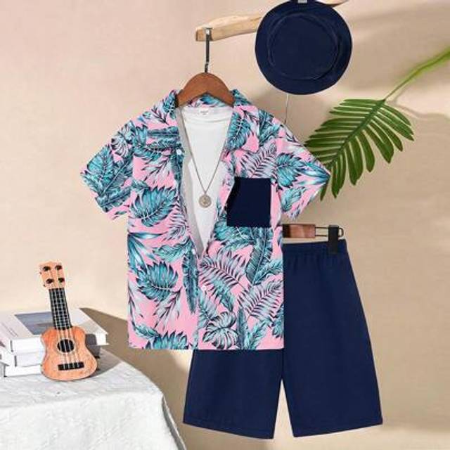 SHEIN 3pcs Boys Summer Casual Holiday Style Leaf Print Patchwork Pocket Short Sleeve Polo Shirt + Hat And Casual Shorts Set