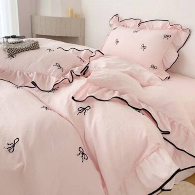 SHEIN 3pcs Butterfly Embroidered Bedding Set: Ruffled Washed Synthetic Quilt Cover & Pillow Case (Comforter Not Included)