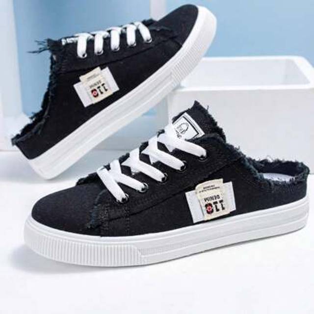 SHEIN Women&#39;s Solid Canvas Slippers, Platform Round Toe All-Match Lace Up Breathable Slip On Shoes, Women&#39;s Footwear