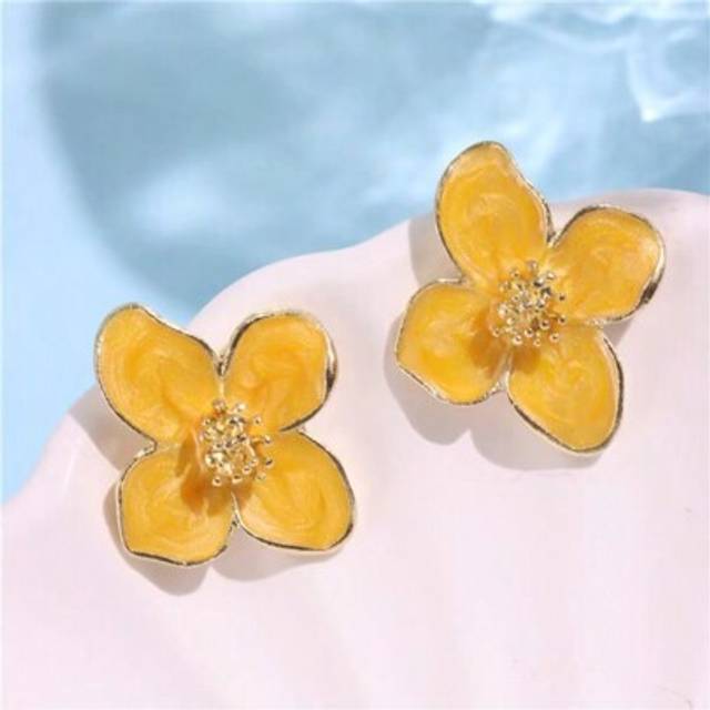 SHEIN 1 Pair Fashionable Hibiscus Inspired French Retro Glazed Yellow Flower Drop Earrings, Versatile Floral Ear Studs Accessories Valentines,Mom,Mother,Mot
