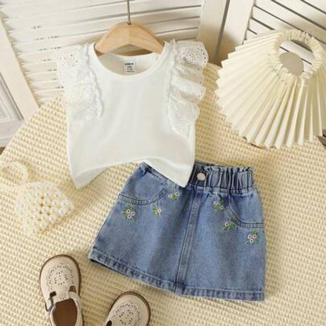 SHEIN Baby Girl Fashionable Flounce Trim Cap Sleeve Top With Embroidery Pocket And Skirt 2-Piece Set