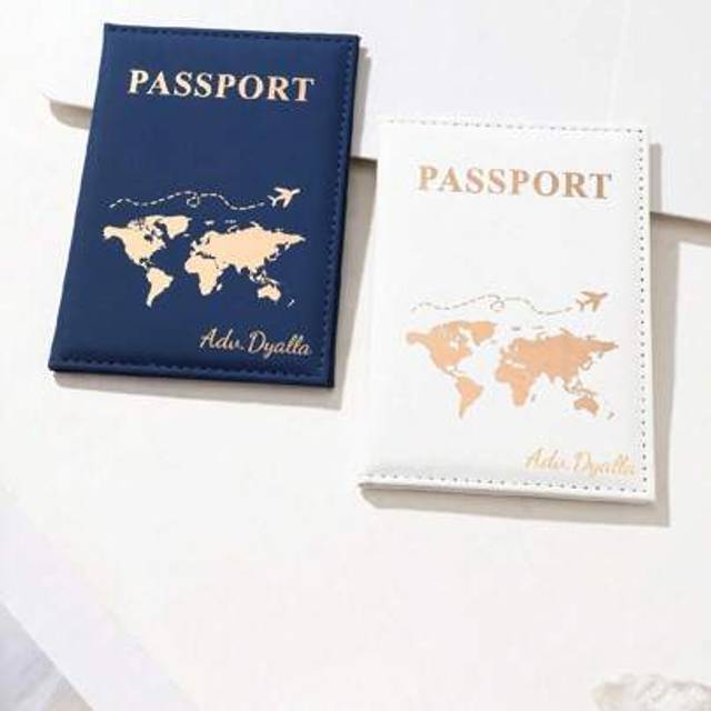 SHEIN 2pcs Custom Name Couple Travel Passport Holder, PU Leather With Gold Foil Map & Letter Print, Minimalist Design Passport Cover, Essential For Overseas