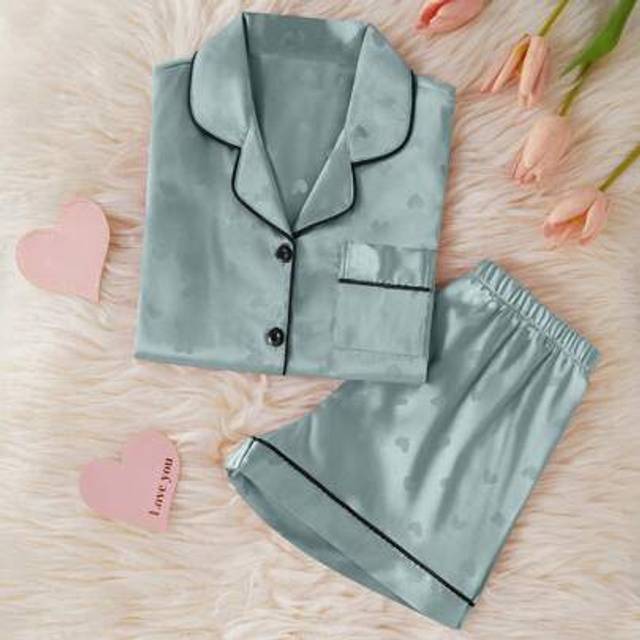 SHEIN Big Girls Pajama Set With Heart Jacquard Pattern Satin Short Sleeve Shorts, Home Loungewear
