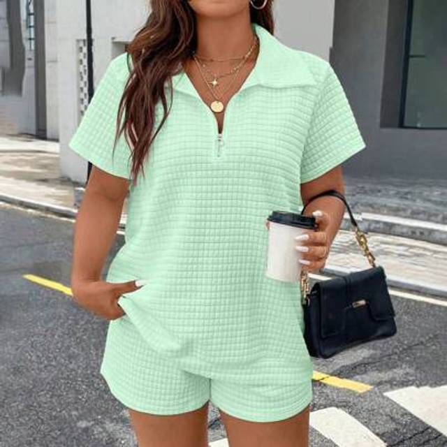 SHEIN Plus Size Solid Color Half Zip Short Sleeve Top And Shorts 2 Pieces Casual Set
