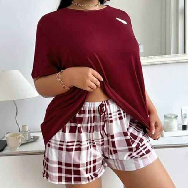 SHEIN Plus Size Heart Print Short Sleeve Top And Plaid Short Pajama Set