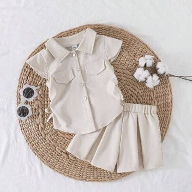 SHEIN 2pcs Toddler Girls Casual Elegant Sweet Summer Outfit - Bow Decor Shirred Waist Short Sleeve Shirt Top + Comfortable Apricot Shorts, Soft And Skin-Fri