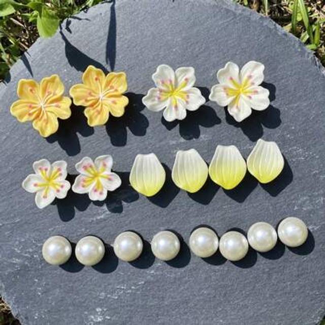 SHEIN 18pcs Yellow Flowers, White Flowers, Yellow Petals, White ABS Pearl Shoe Clips DIY Decorations, Multi-Functional Shoe Accessories Suitable For Women&#39;s