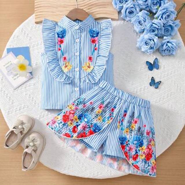 SHEIN Young Girl&#39; Collarless Sleeveless Button-Up Floral Print Top With Pleated Trim + Matching Asymmetrical Floral Print Shorts Set