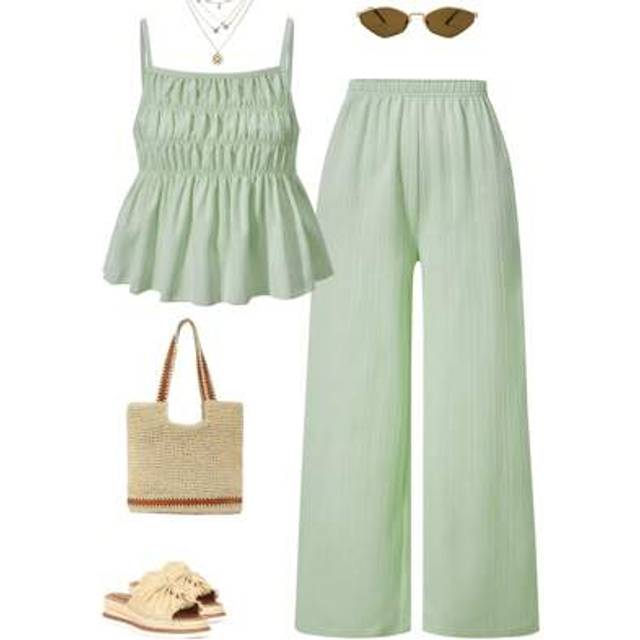 SHEIN Tween Girls&#39; Casual Sweet Bubble Texture Shirred Sleeveless Crop Top And Loose Wide Leg Pants 2 Pieces Set, Suitable For Daily Commute, Vacation, Sist