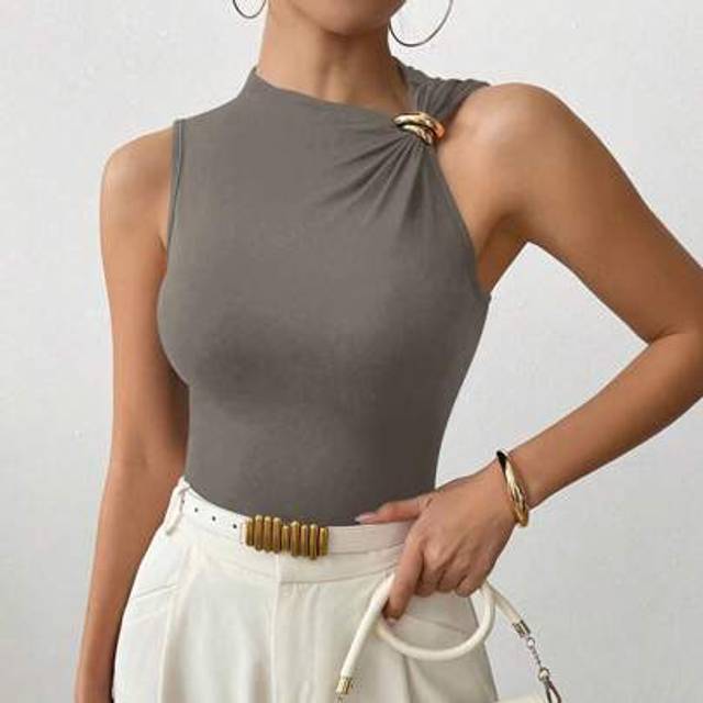 SHEIN Women&#39;s Solid Color Sleeveless Fashion Metal Decor Camisole, Suitable For Summer