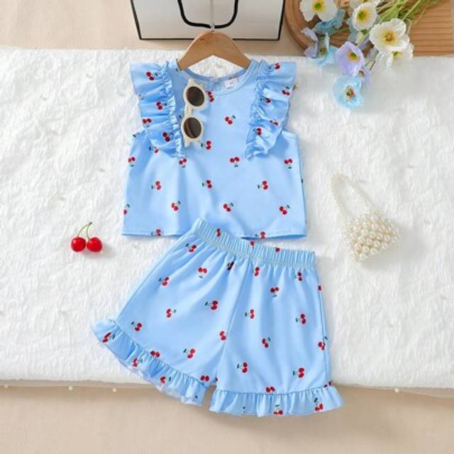 SHEIN 2pcs/Set Girls Summer White Cherry Print Design Sleeveless Cami Shirt + Shorts Outfit Suit, Suitable For Vacation, Traveling Spring/Summer