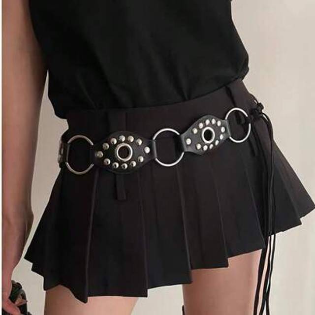 SHEIN 1pc Women&#39;s Dark Punk Rivet Patchwork Stylish Leather Belt
