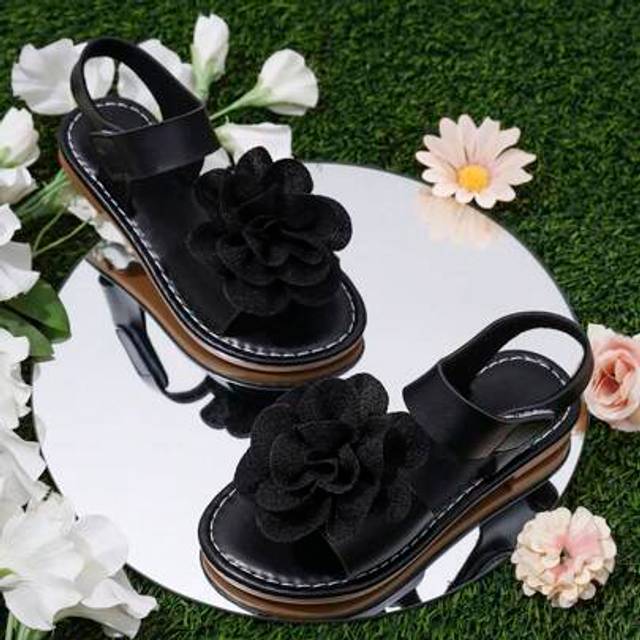 SHEIN 1 Pair Girl&#39;s Solid Color Floral Decor PU Round Toe Soft Bottom Summer New Hook-And-Loop Flat Cute Fashion Sandals, Bohemian Style, Suitable For Beach
