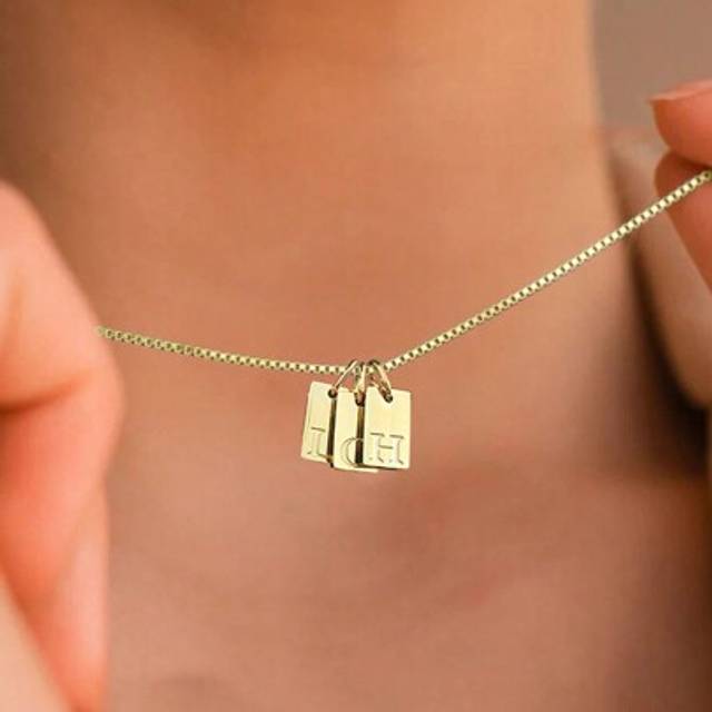 SHEIN 1pc 18K Gold Plated Stainless Steel Simple Square Pendant Necklace,Initial A-Z Alphabets Necklace, Suitable For Daily Wear, Party, Valentine&#39;s Day, Mo