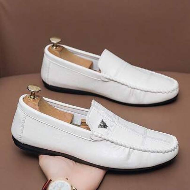 SHEIN Men&#39;s Slip-On Loafer Shoes, Soft Sole Anti-Slip Casual Fashion Shoes For Spring & Summer (For Wide Feet Or High Instep, Suggest Order One Size Up)