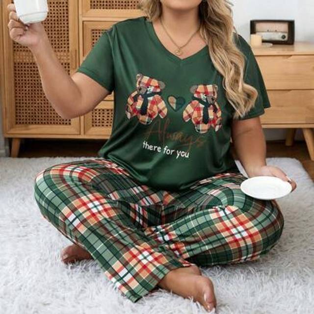 SHEIN Plus Size Women&#39;s Cartoon Bear T-shirt And Plaid Long Pants Pajama Set