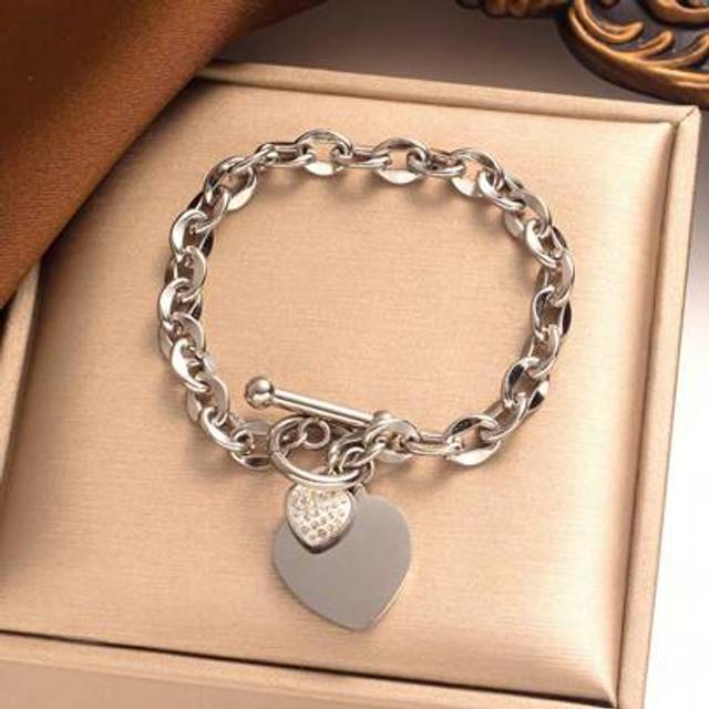 SHEIN 1pc Fashionable Stainless Steel Dainty Rhinestone Heart Shaped Bracelet, Versatile Minimalist Design, Delicate And Sweet, Great Gift For Friends/Stude