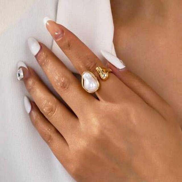 SHEIN 1pc Minimalist Elegant Asymmetrical Shape Pearl Ring, Jewelry For Women
