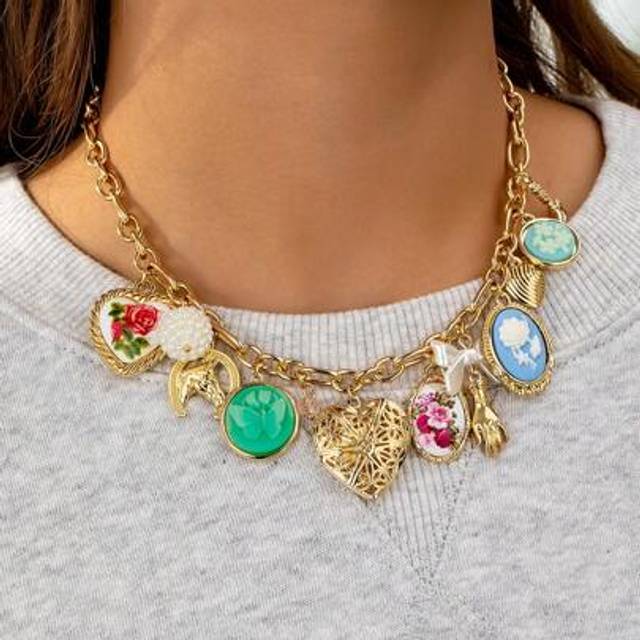 SHEIN 1pc Handmade Floral Heart Locket Charm Necklace, Women Summer Floral Statement Jewelry (Shape And Color Have Randomness)