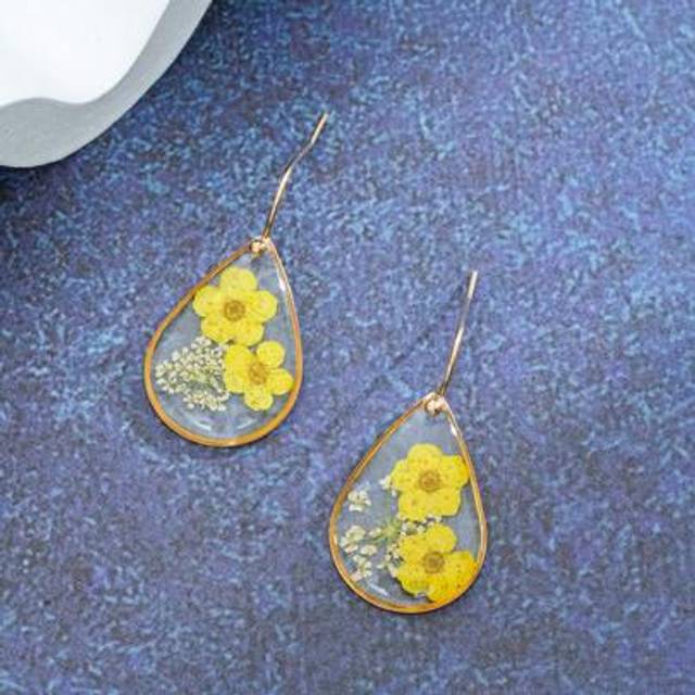 SHEIN 1 Pair Teardrop Dried Forget-Me-Not Flower Resin Dangle Earrings, Suitable For Women&#39;s Daily Wear