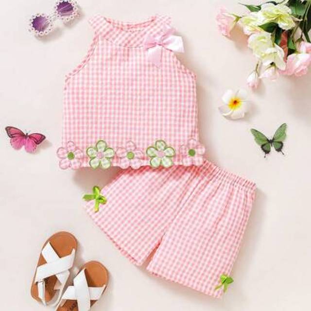 SHEIN 2pcs/Set Young Girl Cute Floral Embroidered Plaid Pattern Vest Top And Shorts Set, Summer Vacation, Beach, Outing