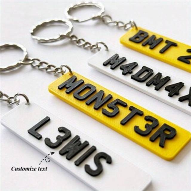 SHEIN 1PC Personalised Acrylic Keyring Custom Name Keyring Keychain Car Plate Tag Licence Tag Personalised Gift Graduation Gift Unique Gift Memorial Customi