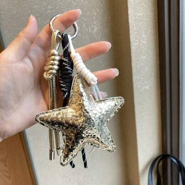SHEIN Gold Pentagram Leather Pendant, Sweet Love Keychain Accessory, Handmade Craft, Cute Gift For Travel, Holiday, Y2K Fashion Bag Decoration, Suitable For
