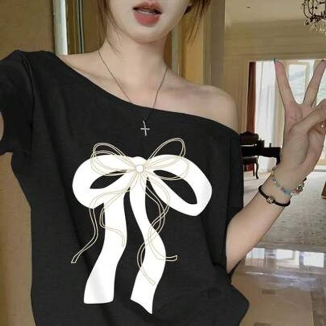 SHEIN Teen Girl Off-Shoulder Short-Sleeved T-Shirt Cute Butterfly Printing Cartoon Lovely Girly Style Pattern Simple Design Teen Girl Clothes Spring And Sum