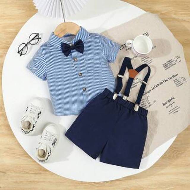 SHEIN 2Pcs Vintage British Style Baby Boys Formal Gentleman Outfit, Blue Stripe Print Short Sleeve Shirt With Bowknot And Casual Suspender Shorts Set, Suita