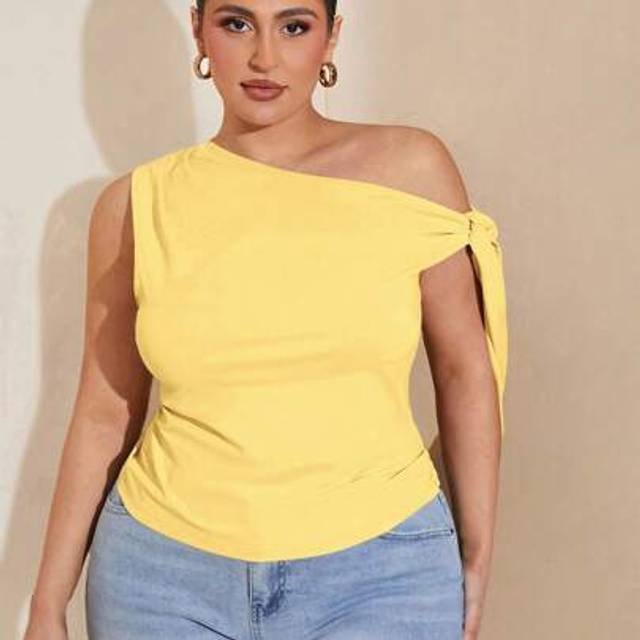 SHEIN Plus Size Women Black Asymmetric Off Shoulder Blouse, Suitable For Commute, Date, Afternoon Tea, Valentine&#39;s Day, Summer, Birthday, Formal, Party, Flo
