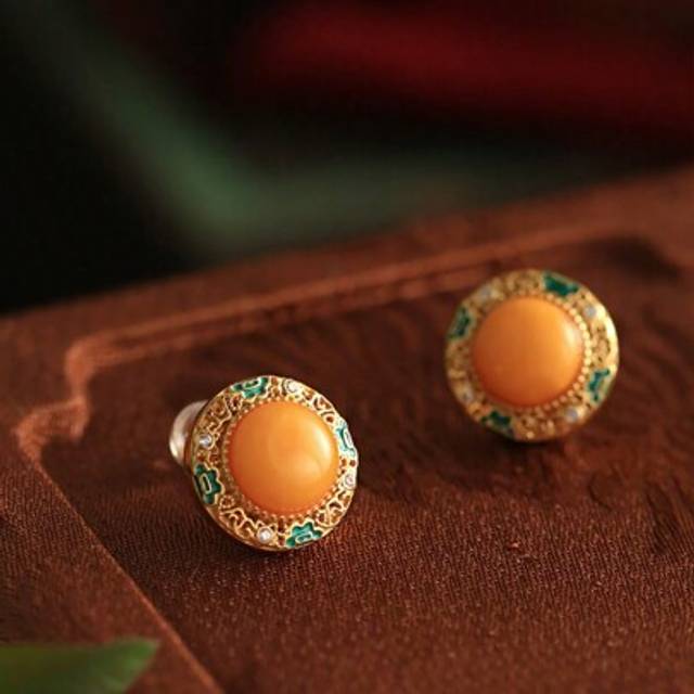 SHEIN 1pc Natural Beeswax Safety Hook Auspicious Cloud Enamel Earrings, Chinese Style Golden Jade Earring Accessories, Suitable For Women Daily, Festival, P