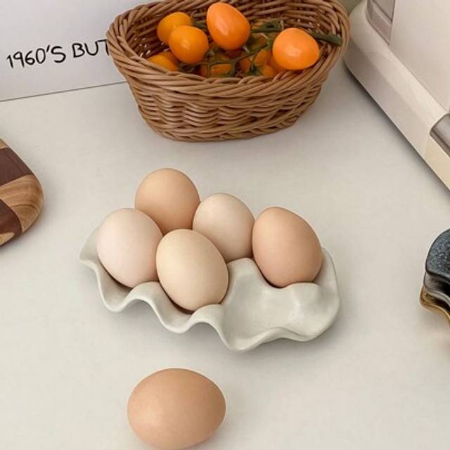 SHEIN 1pc Handmade 6-Grid Ceramic Egg Tray/Nut Tray, Luxury Style Food Storage Container, Kitchen/Dining Table/Tea Table Decor, Jewelry Holder, Gift