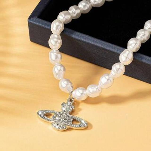 SHEIN 1pc Fashion Faux Pearl Pendant Necklace Full Diamond Planet Pendant Necklace Female Niche Faux Pearl Collarbone Chain