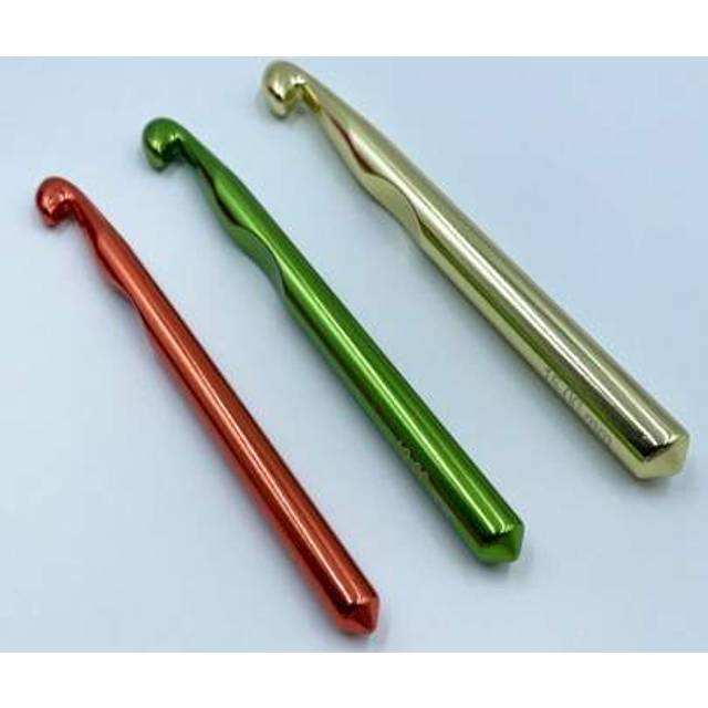 SHEIN Colorful Large Aluminum Crochet Hooks, Single-Ended Knitting Hooks, DIY Knitting Tools, Crochet Set And Accessories Suitable For Knitting Enthusiasts,