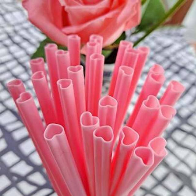 SHEIN 10pcs Pink Reusable Heart Design Straws For Drinking, Individually Wrapped Plastic Straw With Cute Heart Shape, For Valentine&#39;s Day Birthday Party Bri