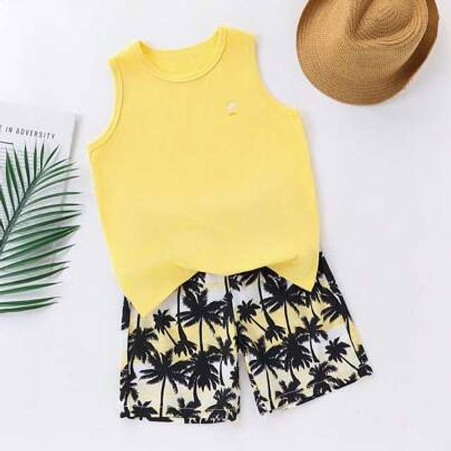 SHEIN 2pcs Casual Set: Boys&#39; Tree Pattern Sleeveless T-Shirt And Elastic Waist Hawaiian Shorts