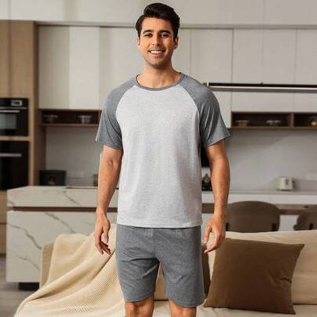 SHEIN 2pcs/Set Men Contrast Color Raglan Sleeve Top And Shorts Loungewear Set