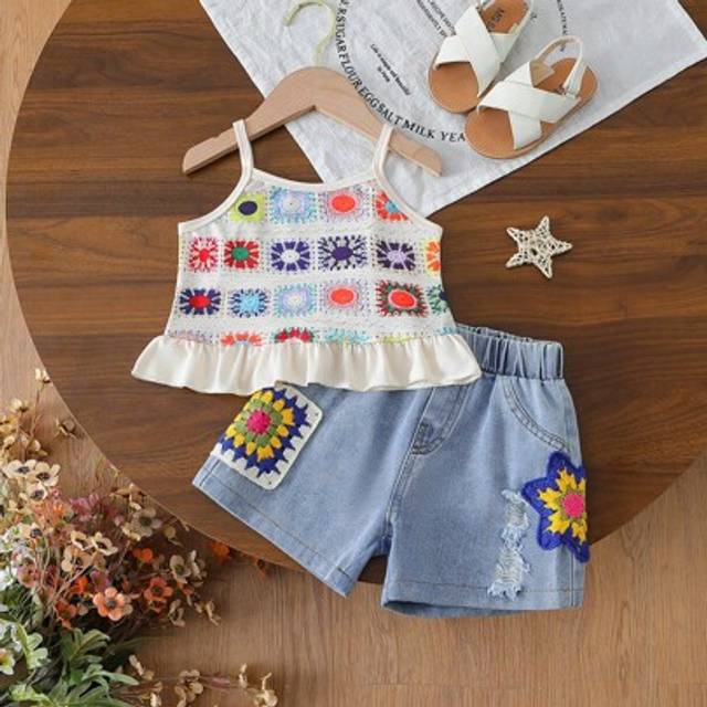 SHEIN Young Girl&#39; Casual 2pcs Set, Floral Retro Print Swing Hem Camisole + Patchwork Embroidered Ripped Denim Shorts, Vacation Outfit