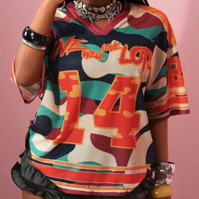 Slaydiva 2025 Summer New Street-Style Casual Loose V-Neck Colorful All-Over Camouflage Print T-Shirt For Women, Suitable For Music Festivals, Daily Outings, Gr